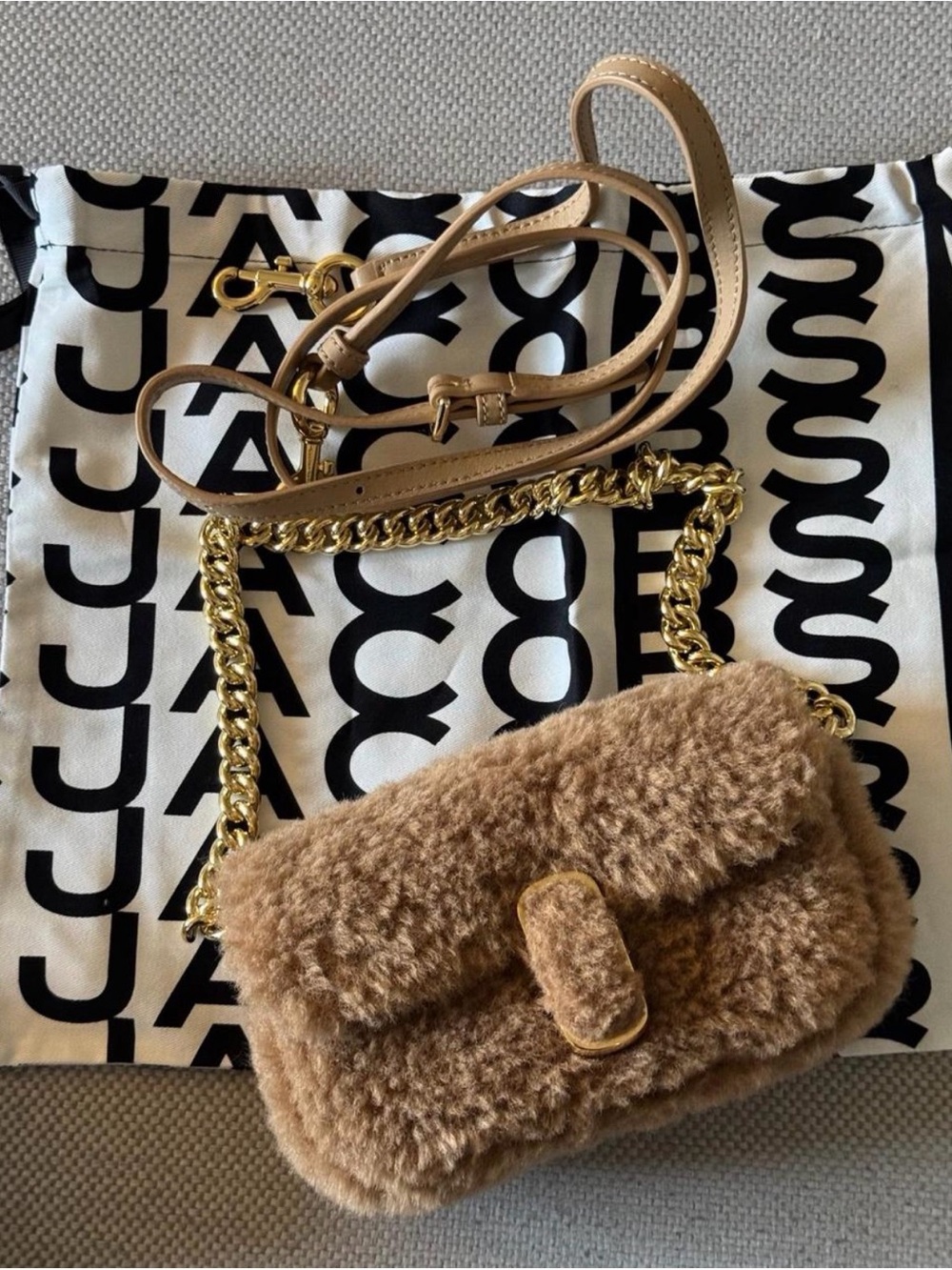 Marc JacobsFaux Shearling Crossbody Bag in Camel with Gold Chain